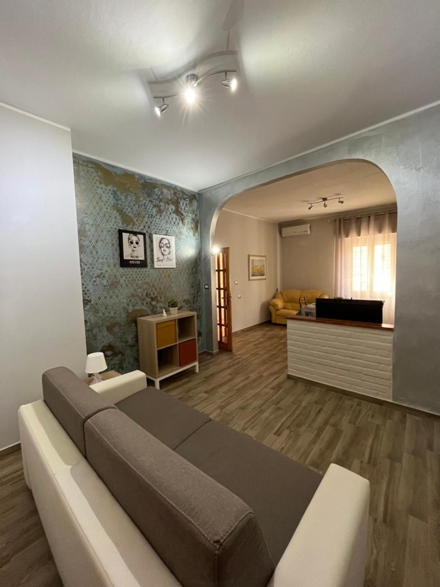 Bouganville Casa Vacanza Ambiente Climatizzato Con Wi Fi Pineto Ngoại thất bức ảnh