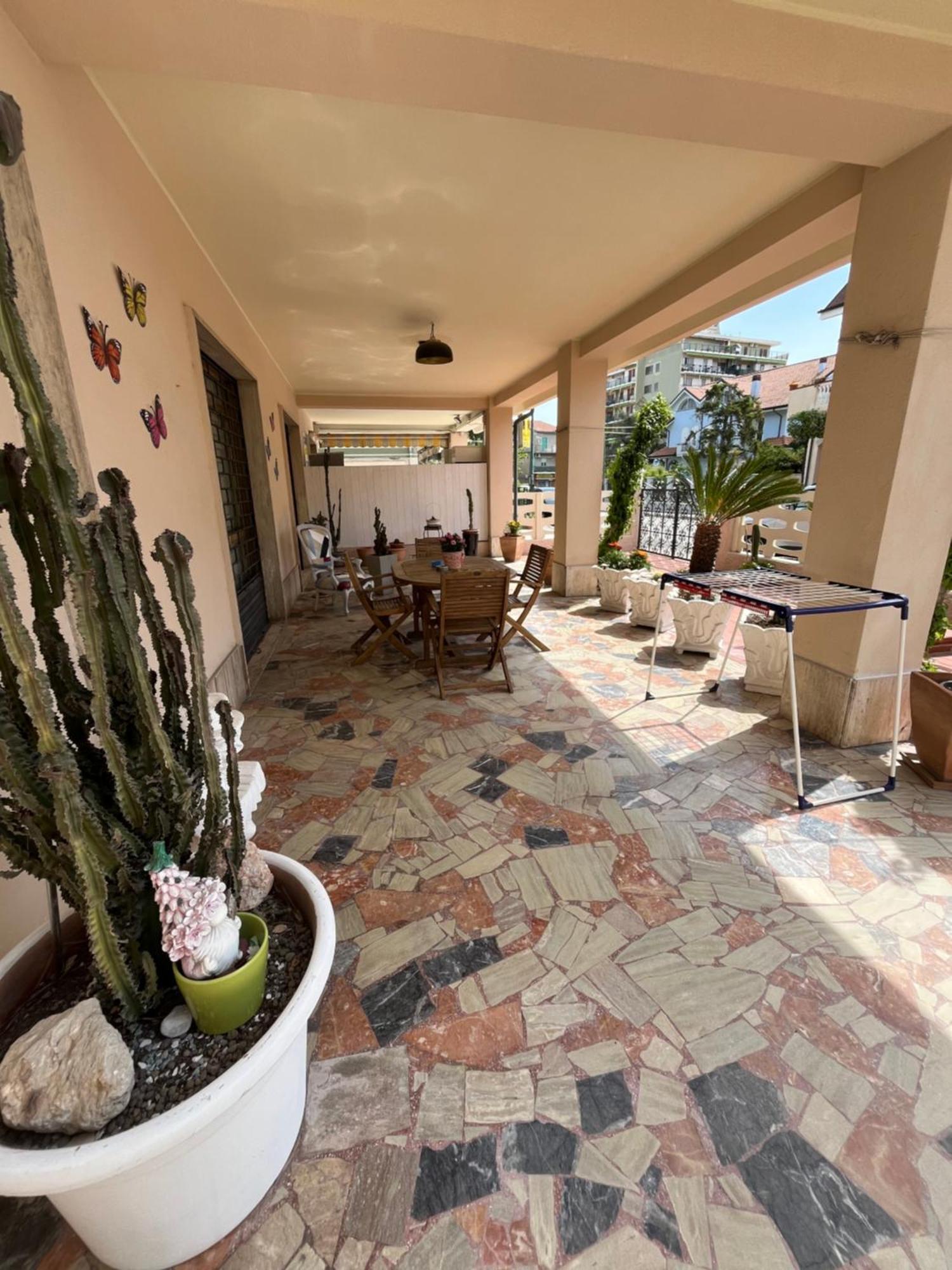 Bouganville Casa Vacanza Ambiente Climatizzato Con Wi Fi Pineto Ngoại thất bức ảnh